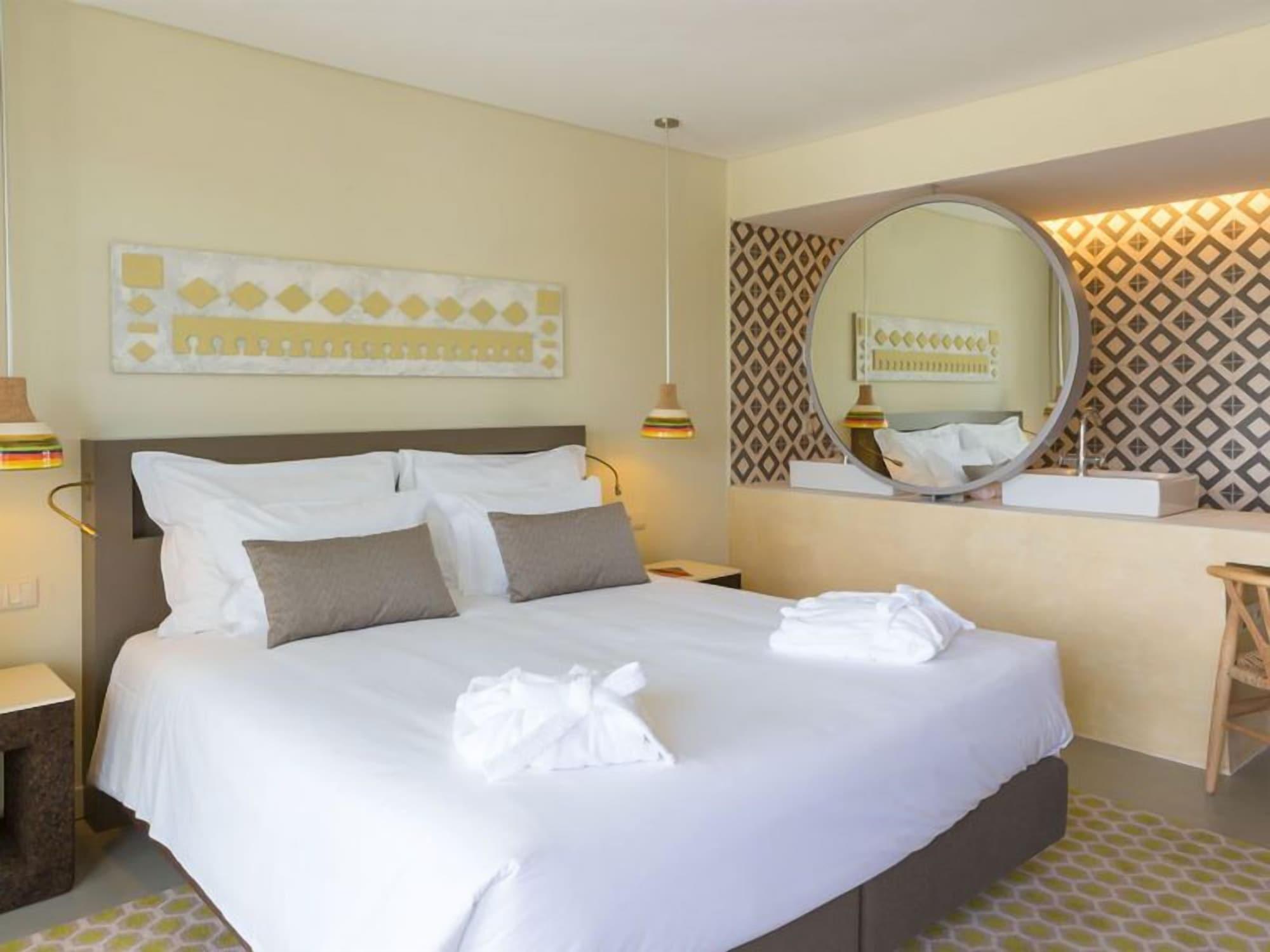 Ozadi Tavira Hotel Kültér fotó
